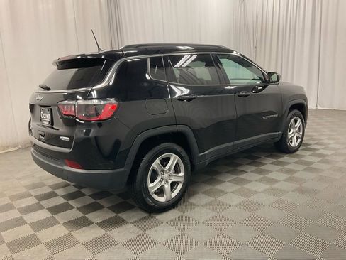 Used 2024 Jeep Compass Latitude image 2