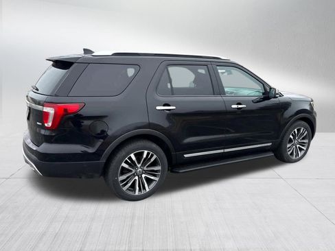 Used 2017 Ford Explorer Platinum image 12