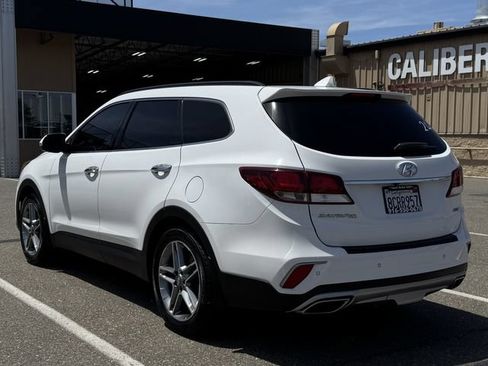 Used 2018 Hyundai Santa Fe FWD image 7