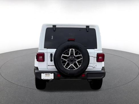 Used 2025 Jeep Wrangler Unlimited Sahara AWD/4WD image 13