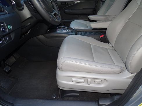 Used 2023 Honda Passport EX-L image 5