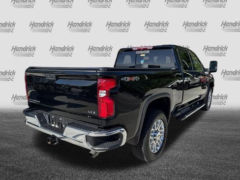 Used 2024 Chevrolet Silverado 2500 LTZ w/ LTZ Convenience Package image 9