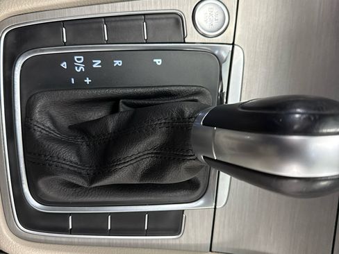 Used 2015 Volkswagen Golf TDI SE image 19