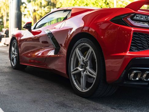 Used 2021 Chevrolet Corvette Stingray Preferred Conv w/ Z51 Performance Package RWD image 15
