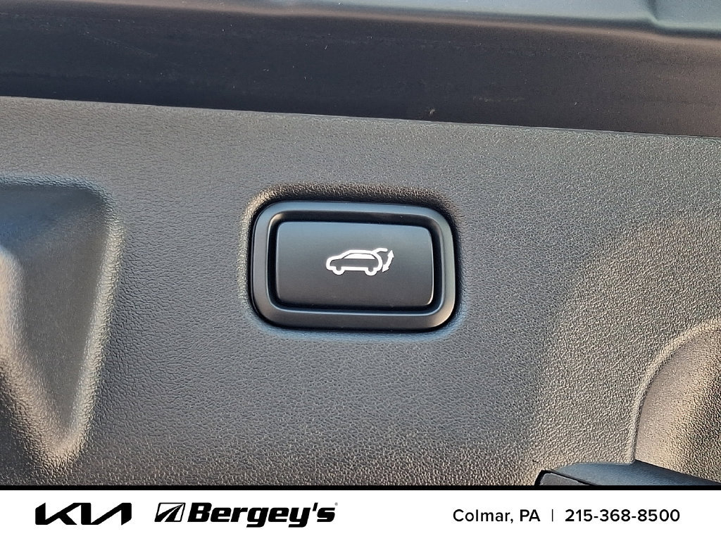 Certified 2025 Kia EV6 Wind AWD/4WD image 32