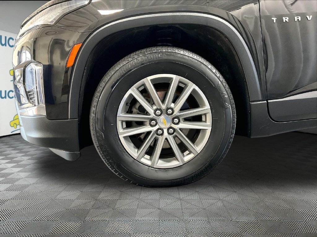 Used 2023 Chevrolet Traverse LT AWD/4WD image 7