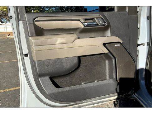 Used 2024 Chevrolet Silverado 2500 ZR2 w/ Technology Package image 25