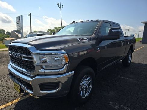 New 2024 RAM 3500 Tradesman w/ Chrome Appearance Group AWD/4WD image 3