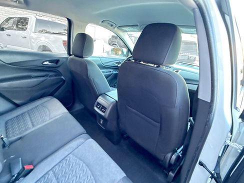 Used 2022 Chevrolet Equinox LT w/ Driver Convenience Package image 30