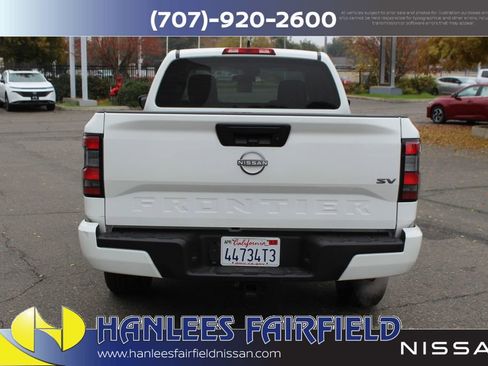Used 2023 Nissan Frontier SV w/ Tow Package RWD image 8