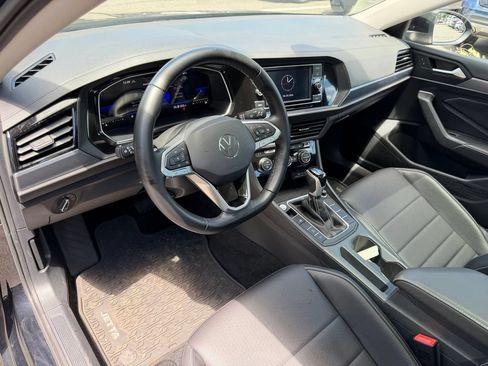 Used 2023 Volkswagen Jetta SE FWD image 13