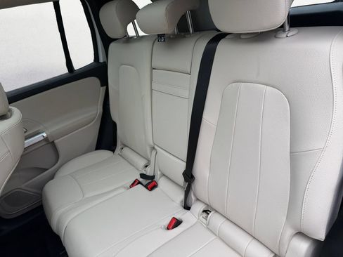 Certified 2025 Mercedes-Benz GLB 250 image 13