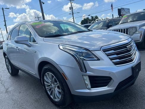 Used 2017 Cadillac XT5 Luxury w/ Driver Awareness Package FWD image 4