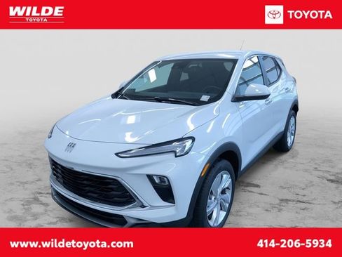 Used 2025 Buick Encore GX Preferred AWD/4WD image 1