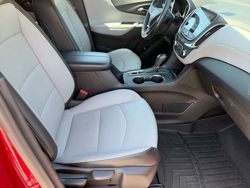 Used 2018 Chevrolet Equinox Premier FWD image 10