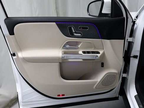 Certified 2025 Mercedes-Benz GLB 250 4MATIC image 24