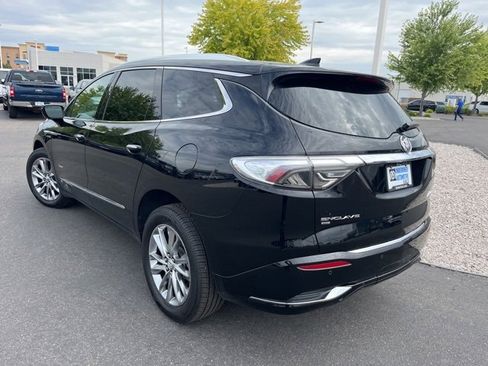 Used 2023 Buick Enclave Avenir image 3