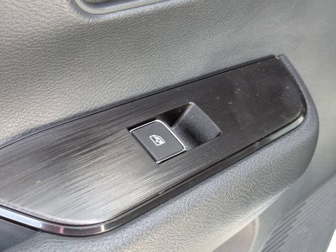 Used 2026 Nissan Kicks SR FWD image 26