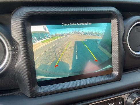 Used 2022 Jeep Wrangler Unlimited Rubicon 4xe image 39