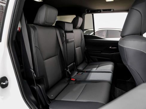 Used 2024 Lexus GX 550 w/ Accessory Package (2T) image 35