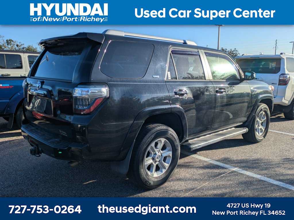 Used 2016 Toyota 4Runner SR5 AWD/4WD image 2