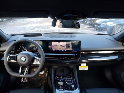 New 2026 BMW 530i xDrive w/ M Sport Package image 8