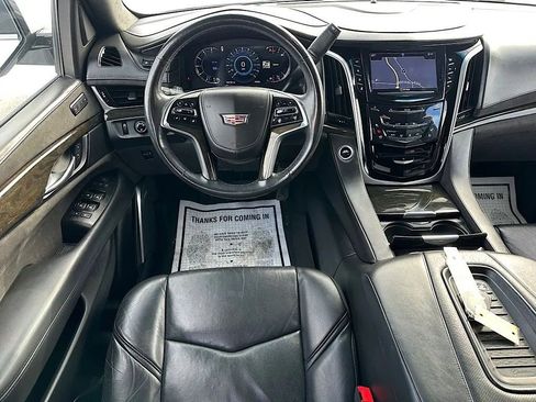 Used 2020 Cadillac Escalade Platinum image 19