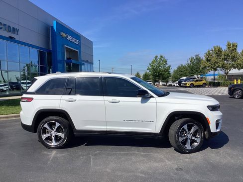 Used 2023 Jeep Grand Cherokee 4xe image 5