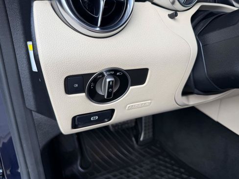 Used 2014 Mercedes-Benz SLK 250 image 18