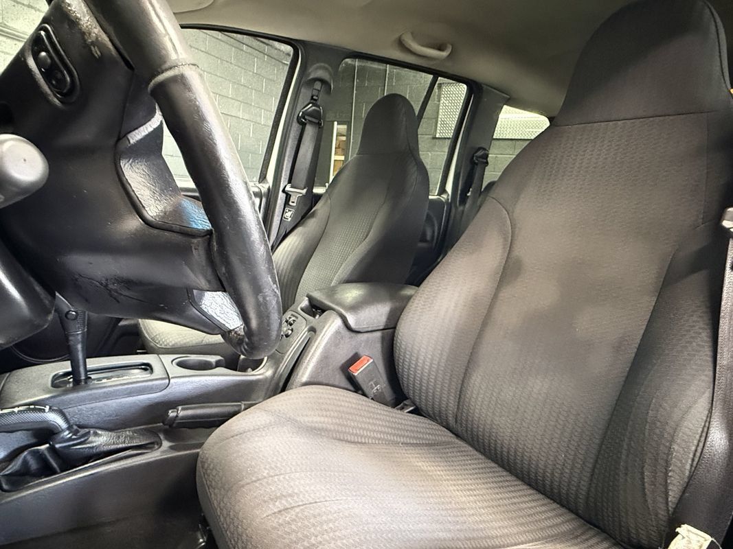 Used 2004 Jeep Liberty Sport w/ PWR Convenience Group AWD/4WD image 11