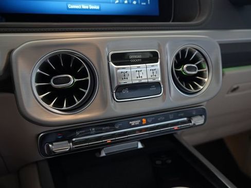 Used 2025 Mercedes-Benz G 550 image 24