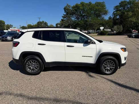 Used 2017 Jeep Compass Sport w/ Cold Weather Group AWD/4WD image 7