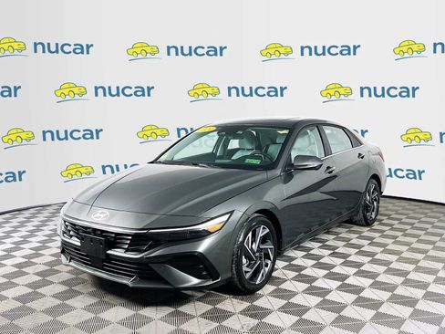 Certified 2024 Hyundai Elantra Limited image 3