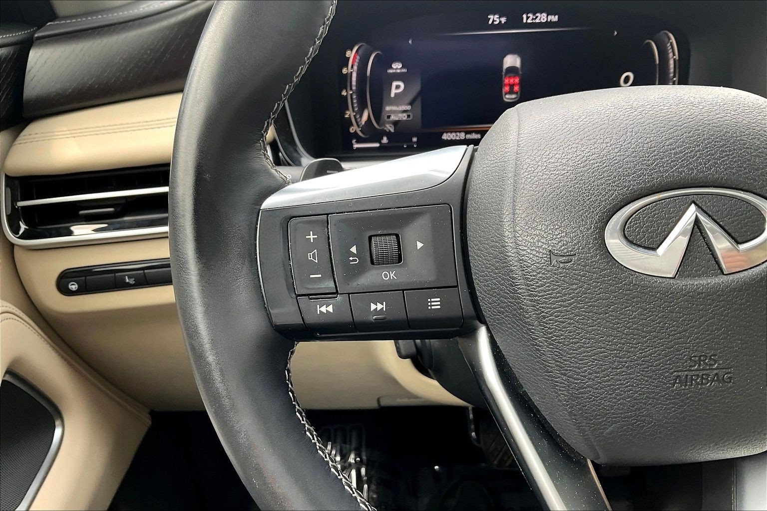 Certified 2023 INFINITI QX60 Sensory w/ Vision Package AWD/4WD image 11