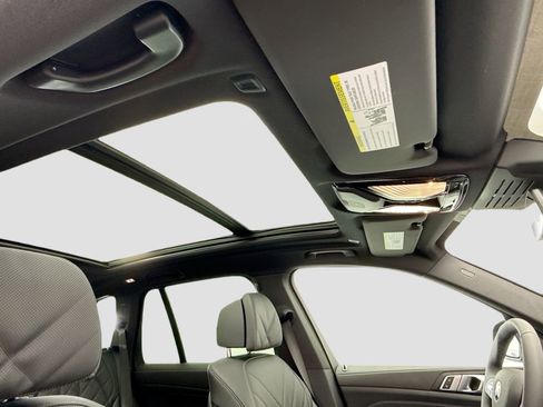 New 2026 BMW X5 sDrive40i image 17