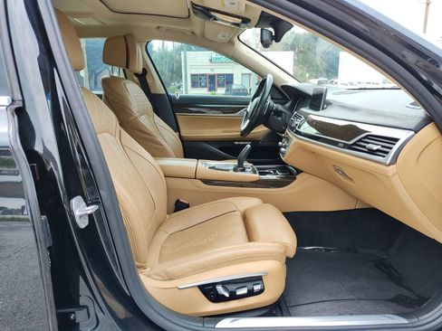 Used 2016 BMW 740i 740i Sedan 4D image 17