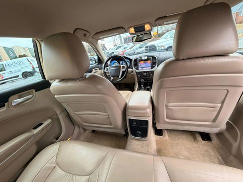 Used 2011 Chrysler 300 Limited image 19