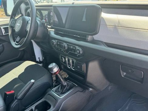 Certified 2025 Jeep Wrangler Sport AWD/4WD image 20