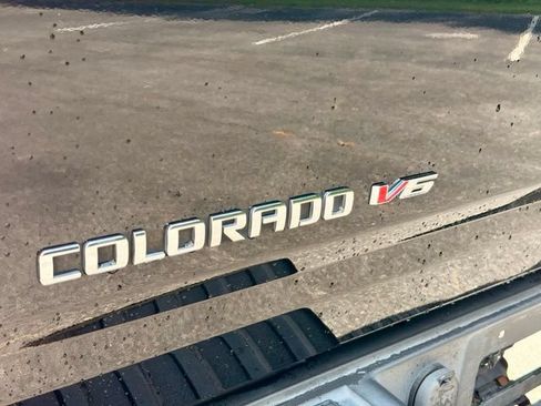 Used 2017 Chevrolet Colorado Z71 w/ Z71 Midnight Edition AWD/4WD image 16