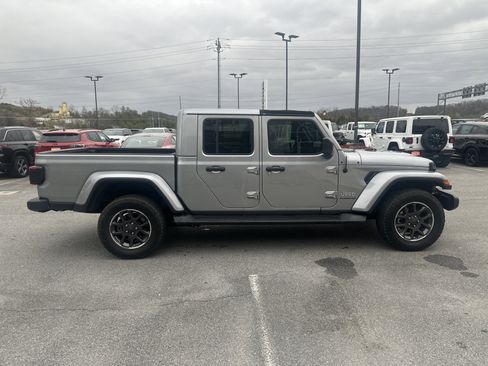 Used 2021 Jeep Gladiator Overland w/ Popular Equipment Package image 6