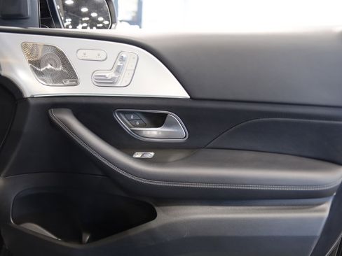 Used 2024 Mercedes-Benz GLS 450 4MATIC image 40