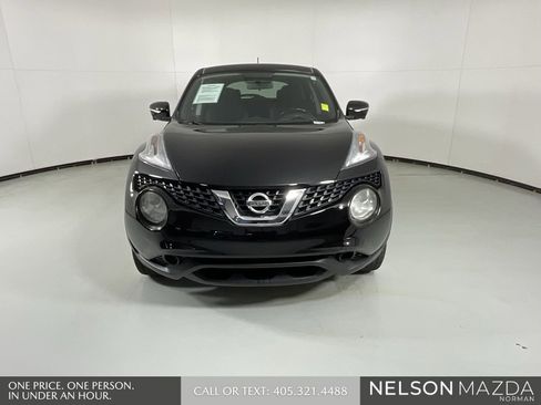 Used 2015 Nissan Juke SV w/ Technology Package image 2