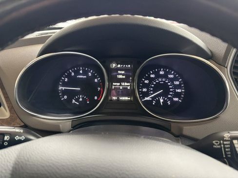 Used 2017 Hyundai Santa Fe FWD image 17