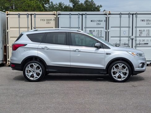 Used 2019 Ford Escape Titanium FWD image 3