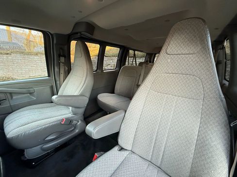 Used 2018 Chevrolet Express 3500 LT w/ LT Preferred Equipment Group image 15