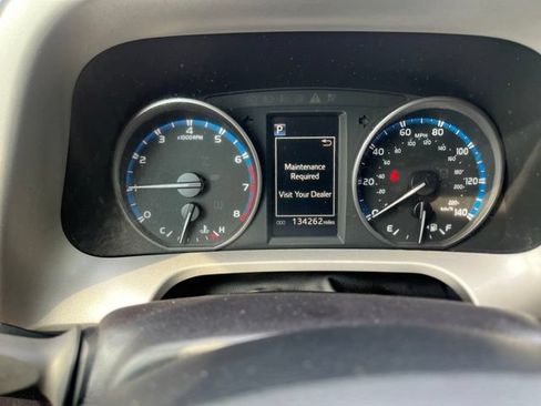 Used 2017 Toyota RAV4 LE FWD image 17