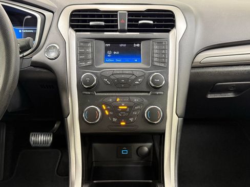 Used 2018 Ford Fusion S FWD image 24