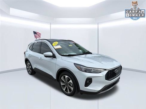 Certified 2025 Ford Escape Platinum w/ Premium Technology Package FWD image 1