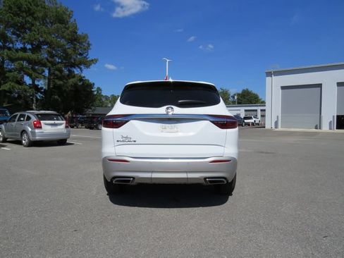 Used 2020 Buick Enclave Essence w/ Sound and Sites Package FWD image 4
