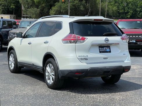 Used 2016 Nissan Rogue SV w/ SV Premium Package FWD image 3